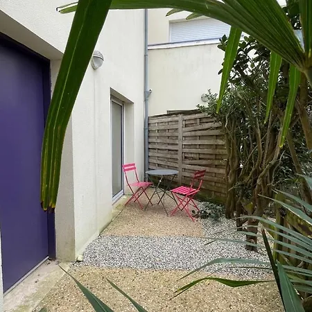 Studio With Private Terrace Near The Old Port Апартаменты Ла-Рошель